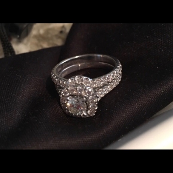Neil Lane 14K Diamond Halo Ring & Diamond Band - Picture 3 of 10